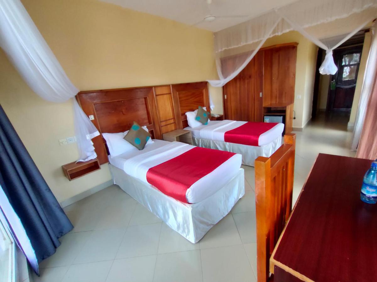 Pulickal Airport Hotel Entebbe Exterior photo
