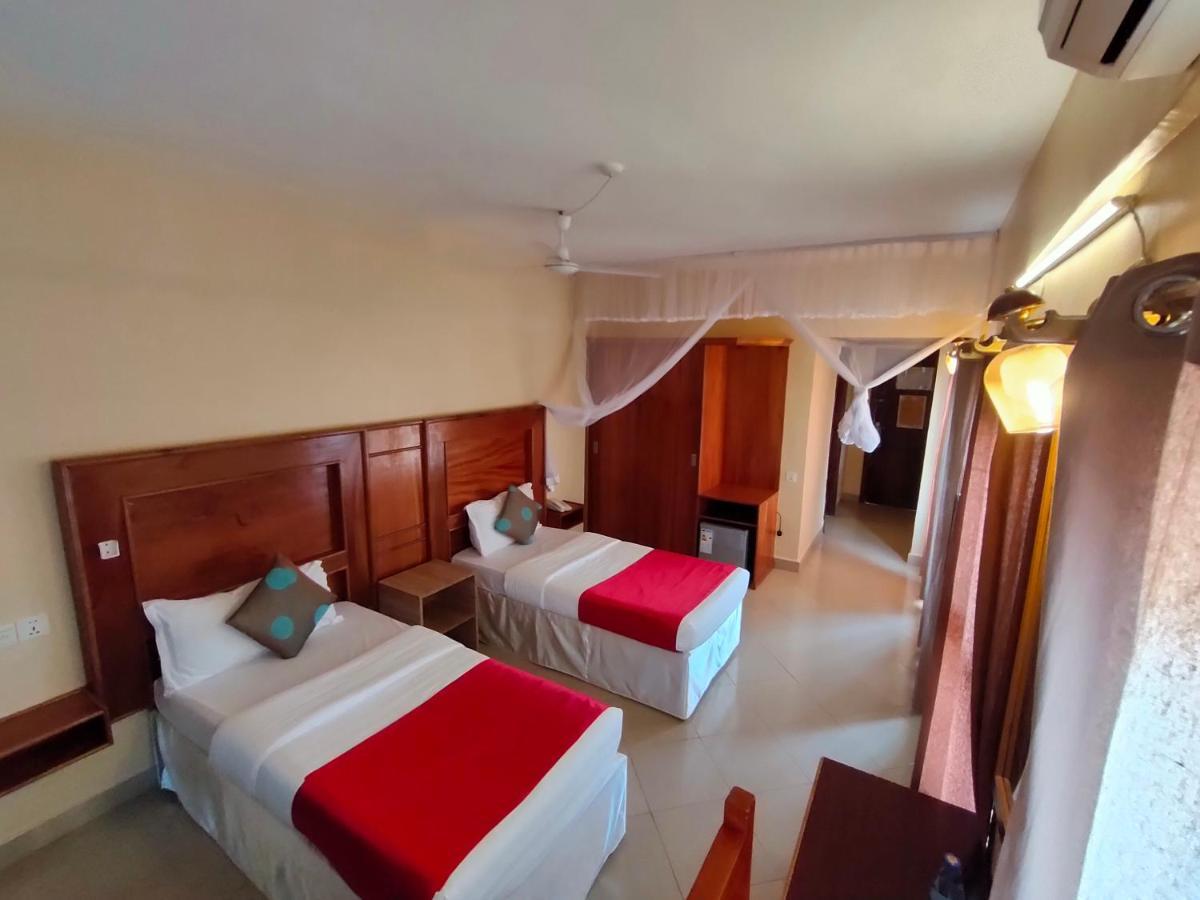 Pulickal Airport Hotel Entebbe Exterior photo