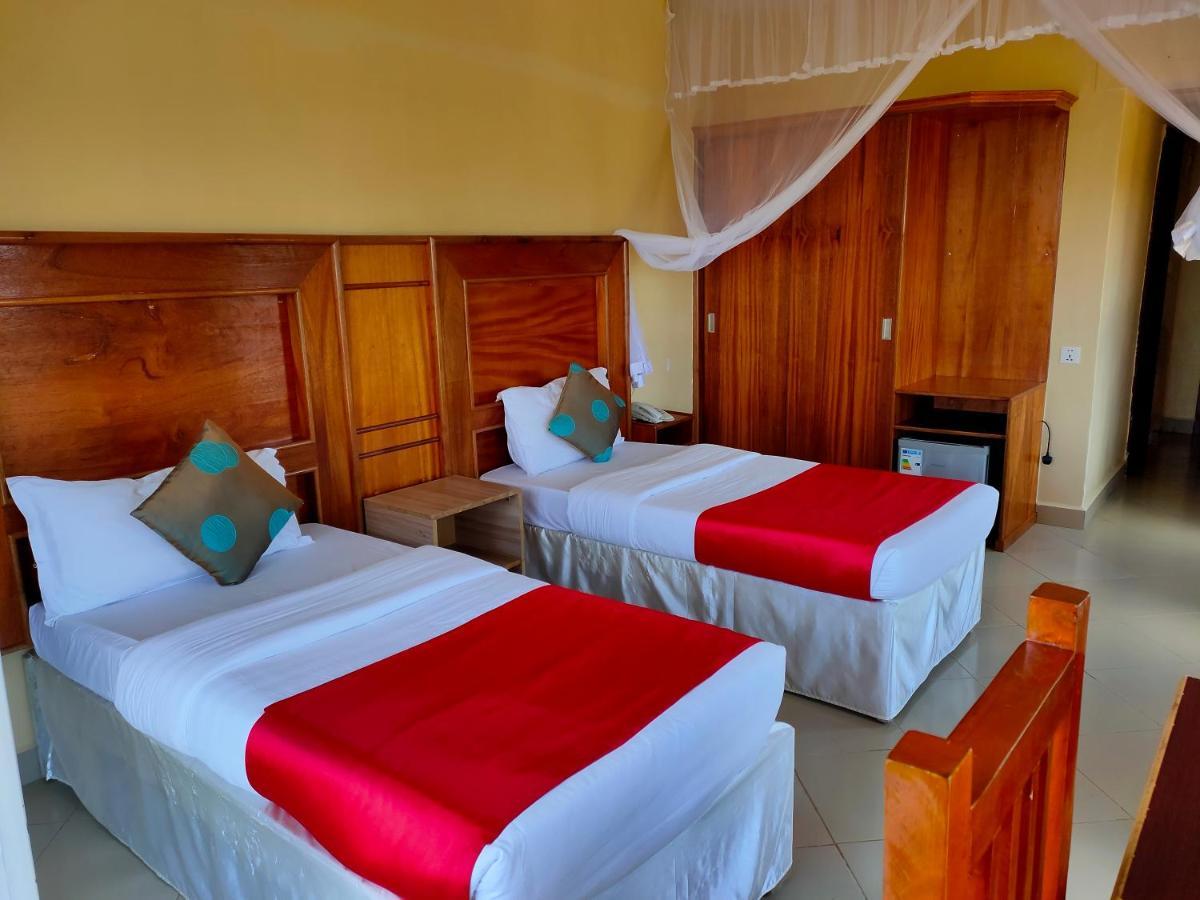 Pulickal Airport Hotel Entebbe Exterior photo