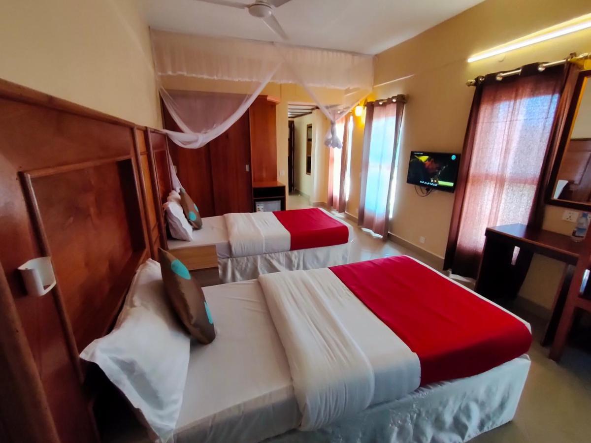Pulickal Airport Hotel Entebbe Exterior photo