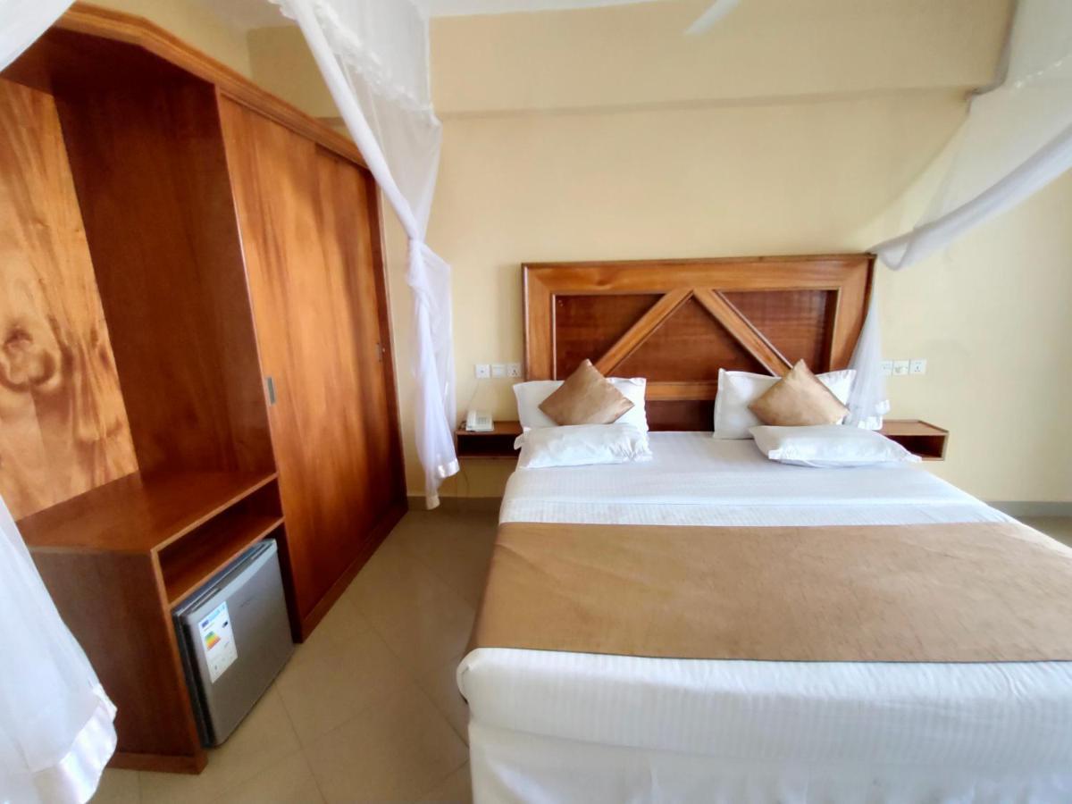 Pulickal Airport Hotel Entebbe Exterior photo