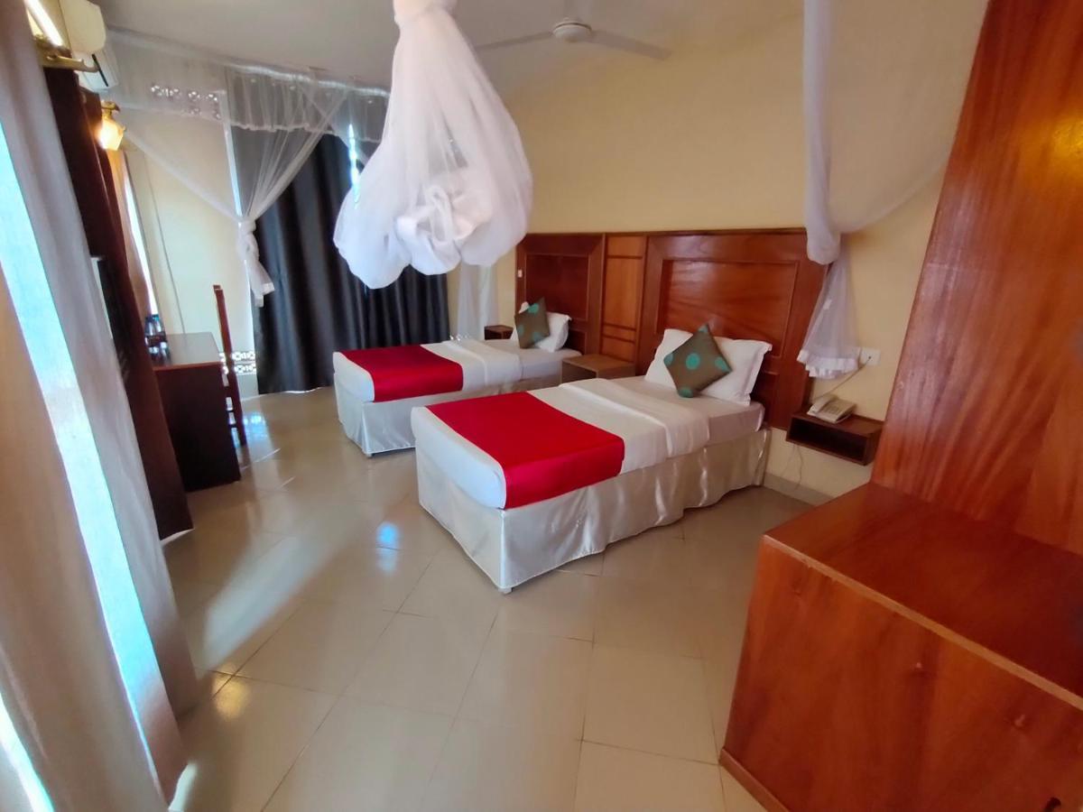 Pulickal Airport Hotel Entebbe Exterior photo