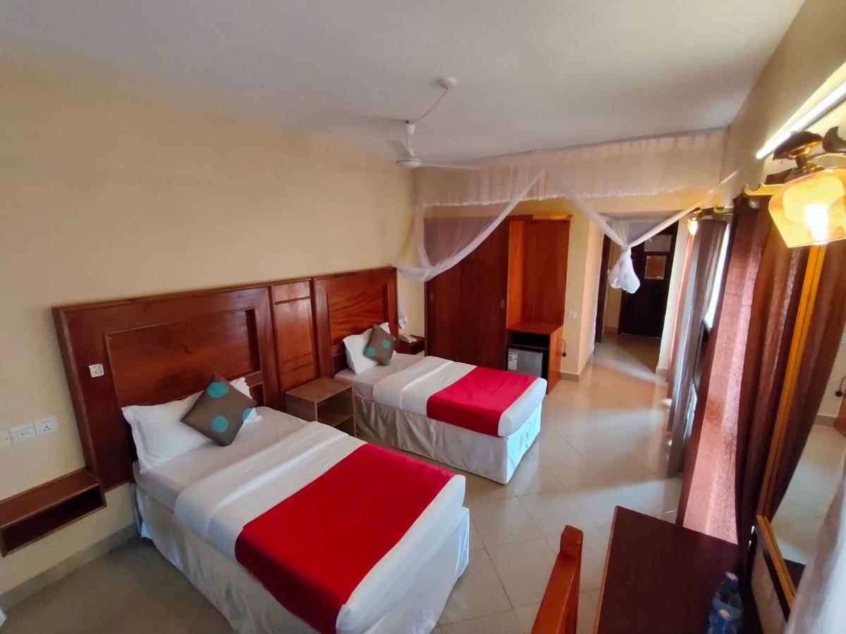 Pulickal Airport Hotel Entebbe Exterior photo