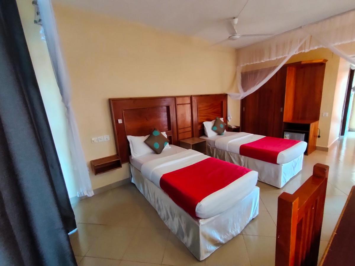 Pulickal Airport Hotel Entebbe Exterior photo