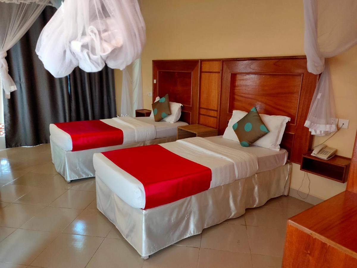 Pulickal Airport Hotel Entebbe Exterior photo