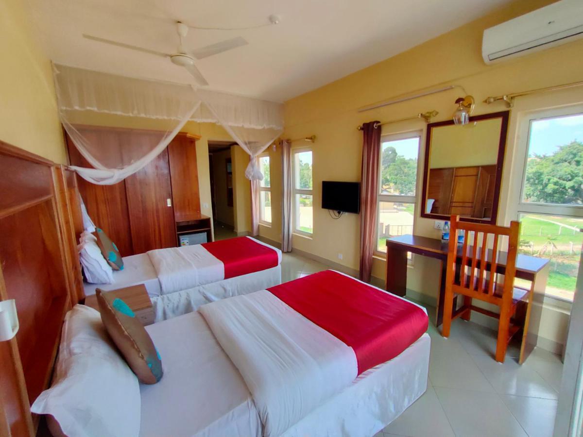 Pulickal Airport Hotel Entebbe Exterior photo