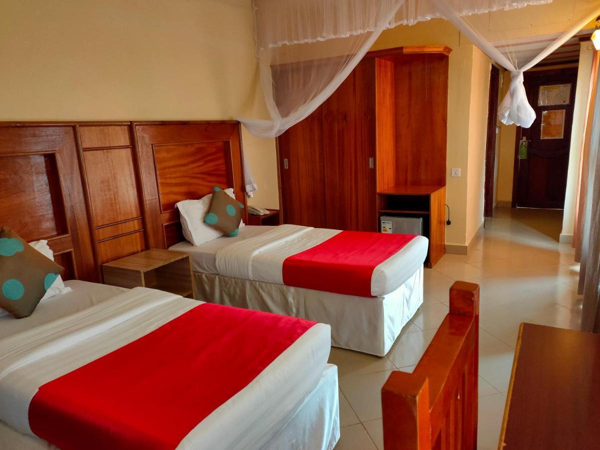 Pulickal Airport Hotel Entebbe Exterior photo
